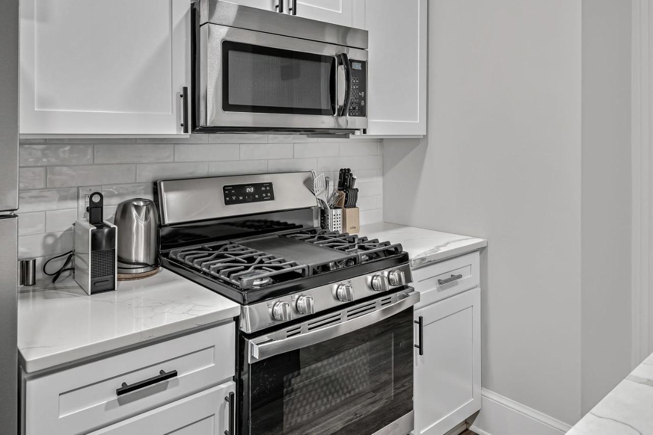 Fashionable 2Br In Downtown Location W Work Area Apartment Harrisburg Exterior photo