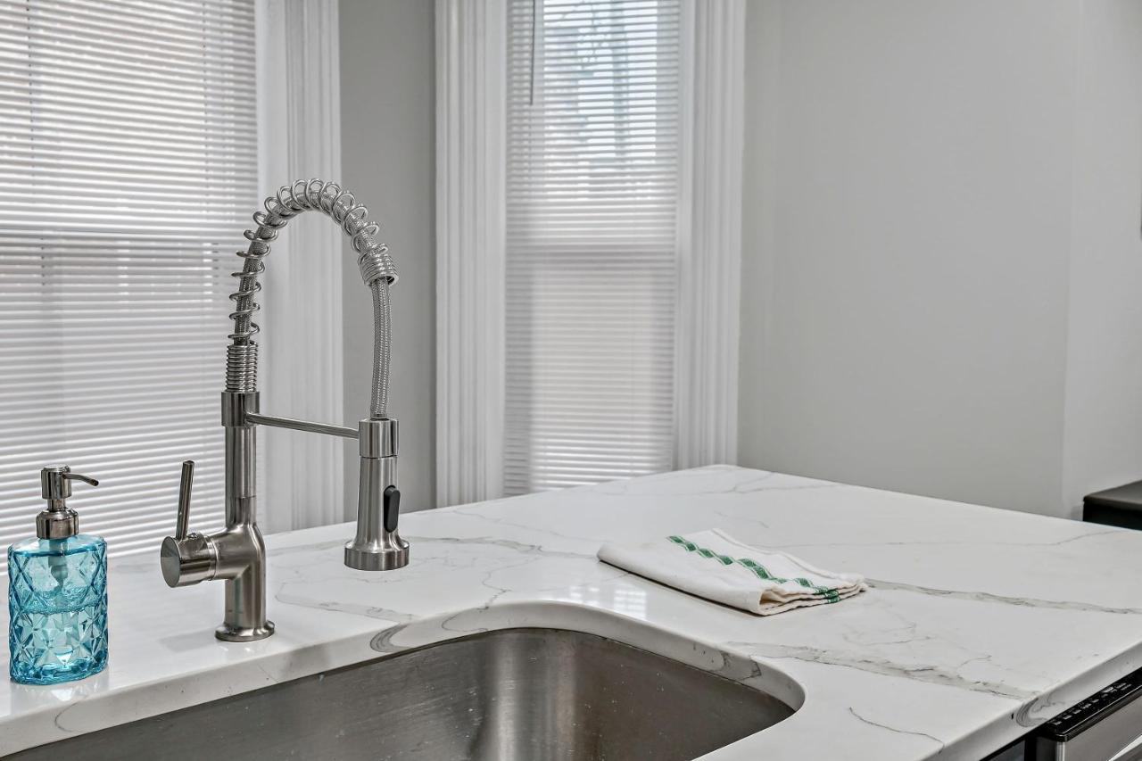 Fashionable 2Br In Downtown Location W Work Area Apartment Harrisburg Exterior photo